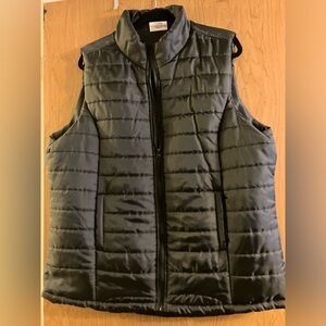 Bobbie Brooks NWOT Women’s 3X Black Puffer Jacket Vest with Two Side Pockets